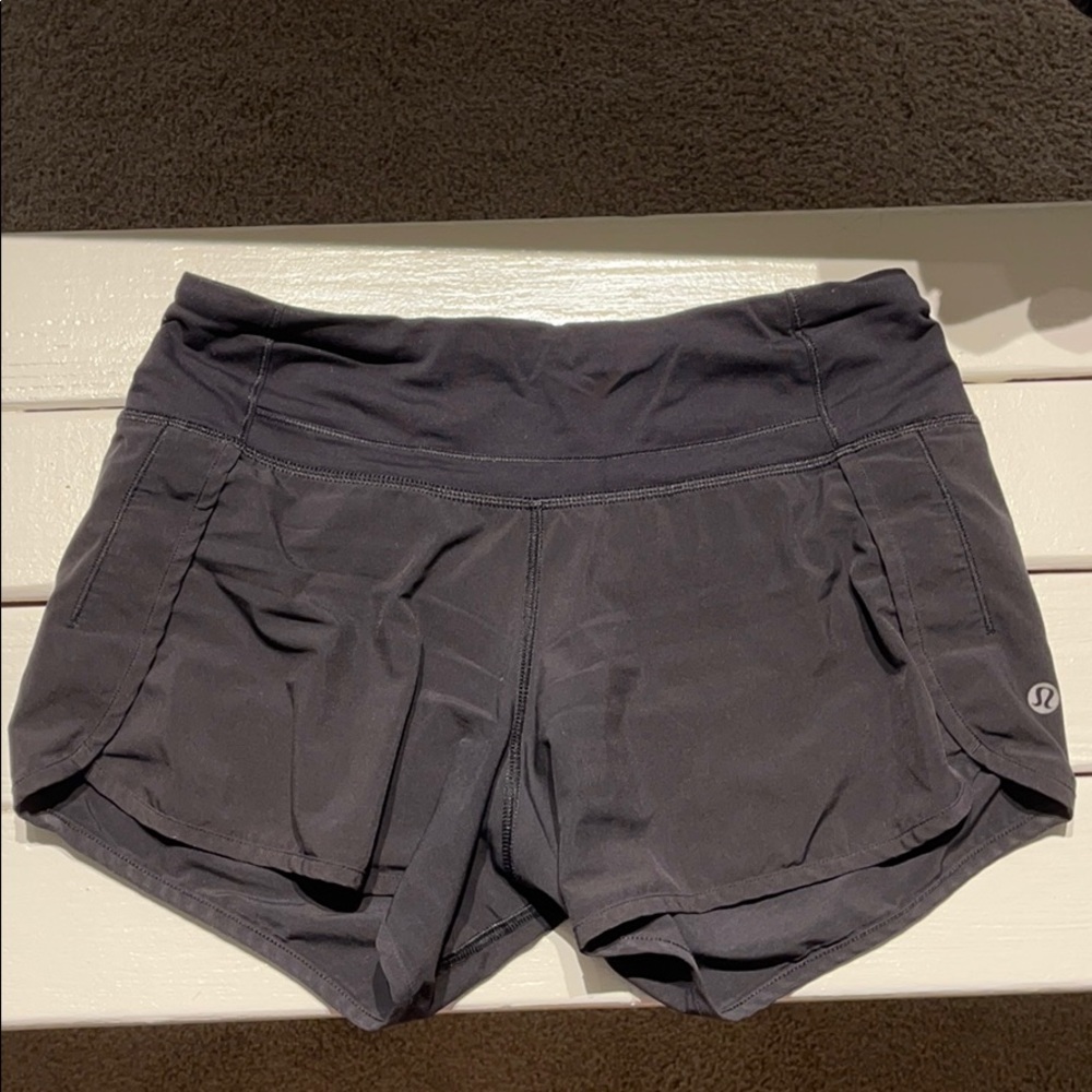 Black lulu run times II shorts